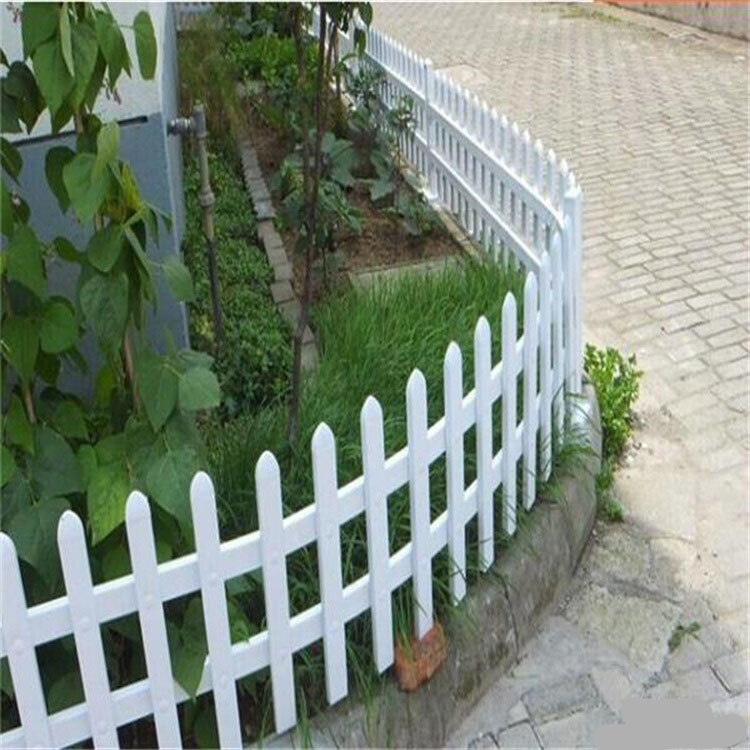 PVC草坪護欄